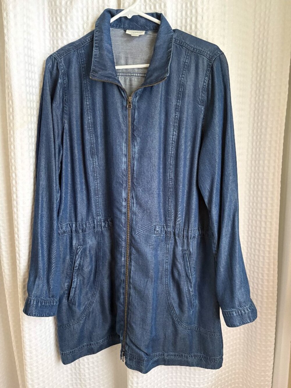 JJill Denim chambray top, zip, collared